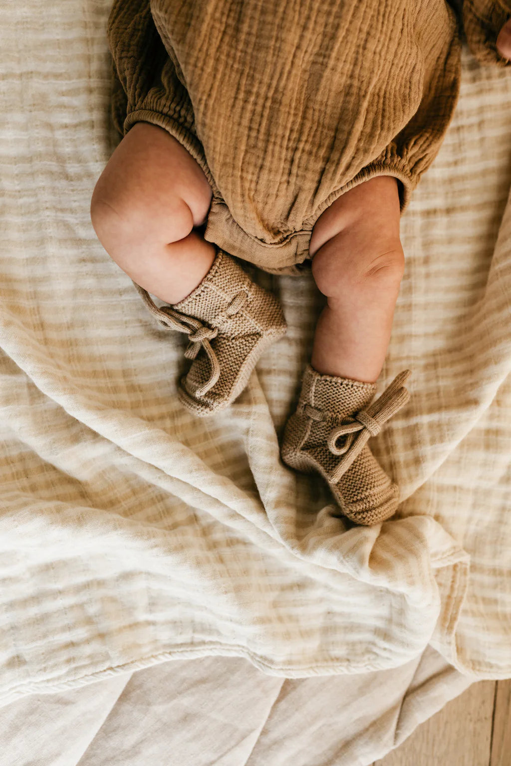 Hvid slofjes baby Booties Sand zandkleur