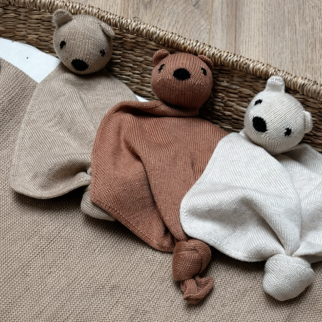 Hvid knuffel baby Teddy Tokki Sand zandkleur