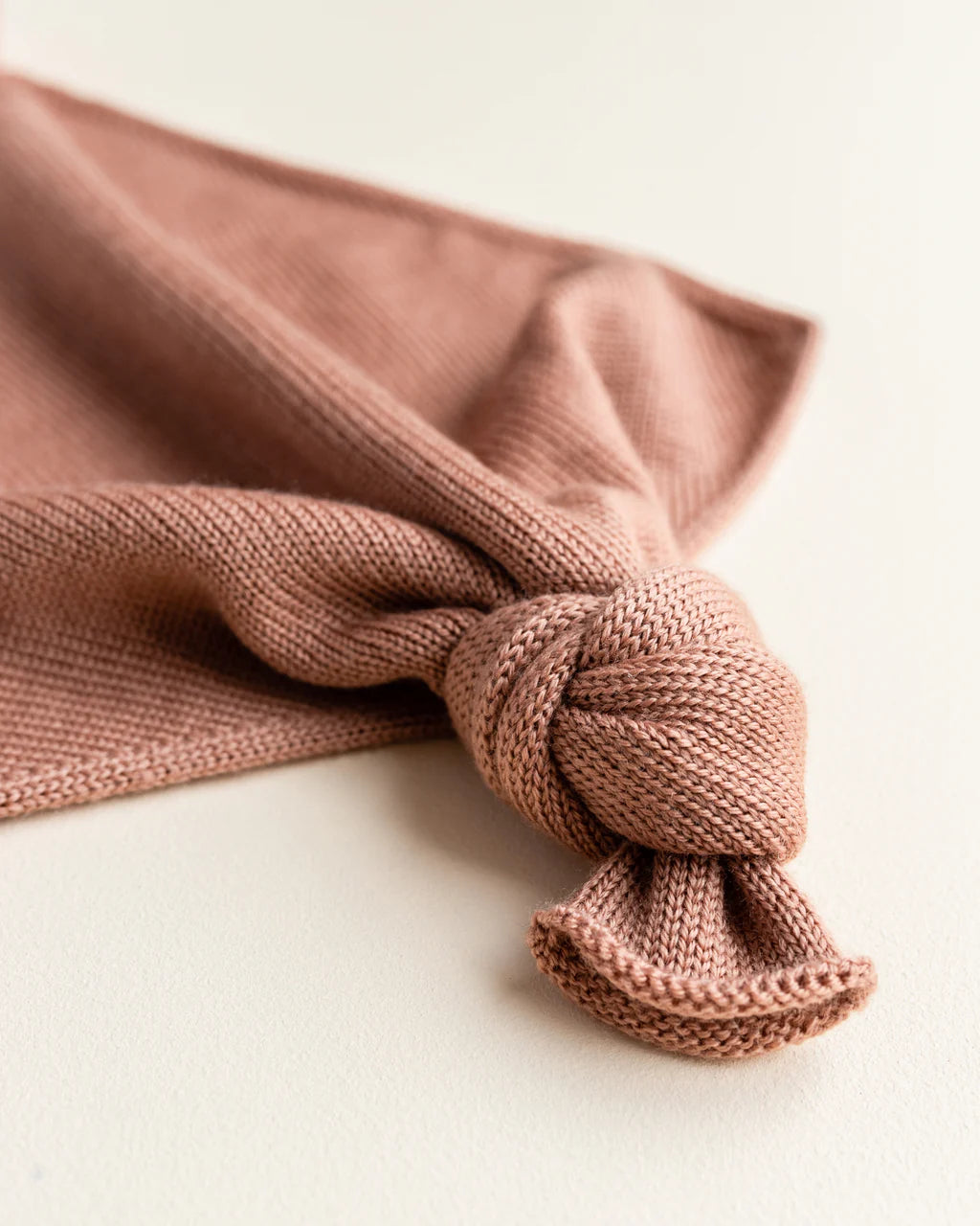 Hvid knuffel baby Teddy Tokki Terracotta