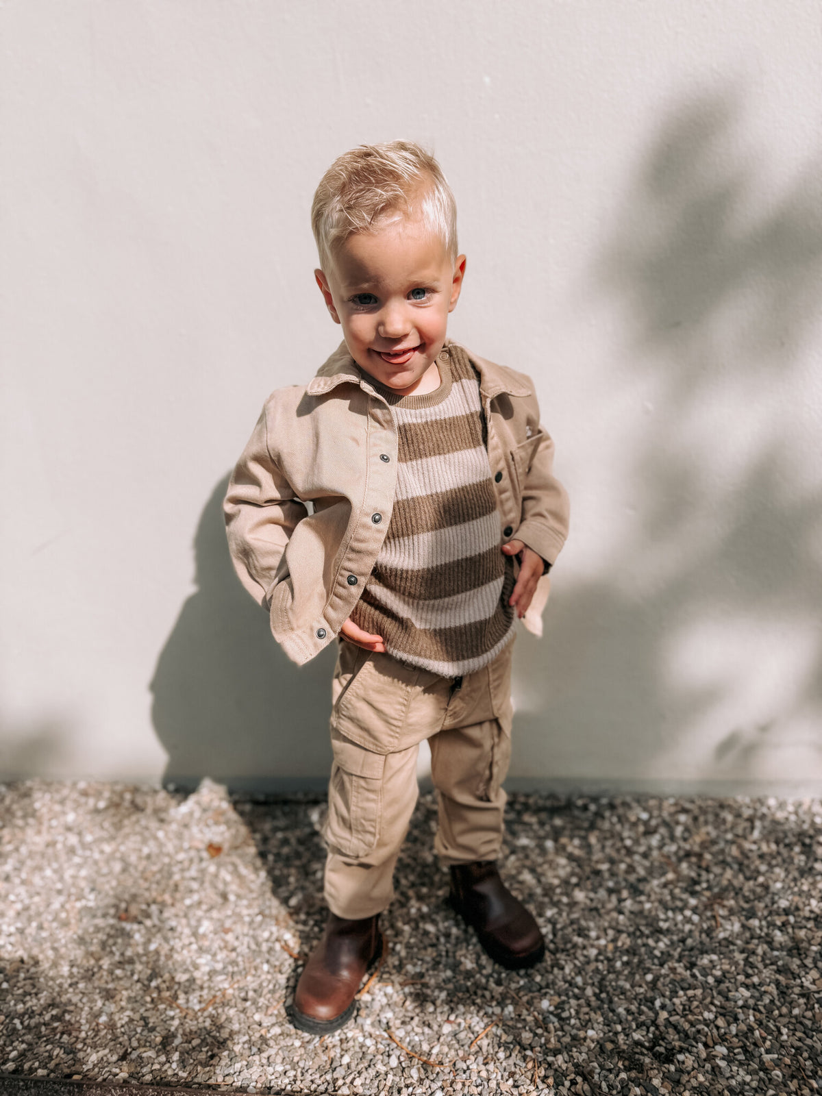 LEVV broek jongen Tyler pants Sand zandkleur