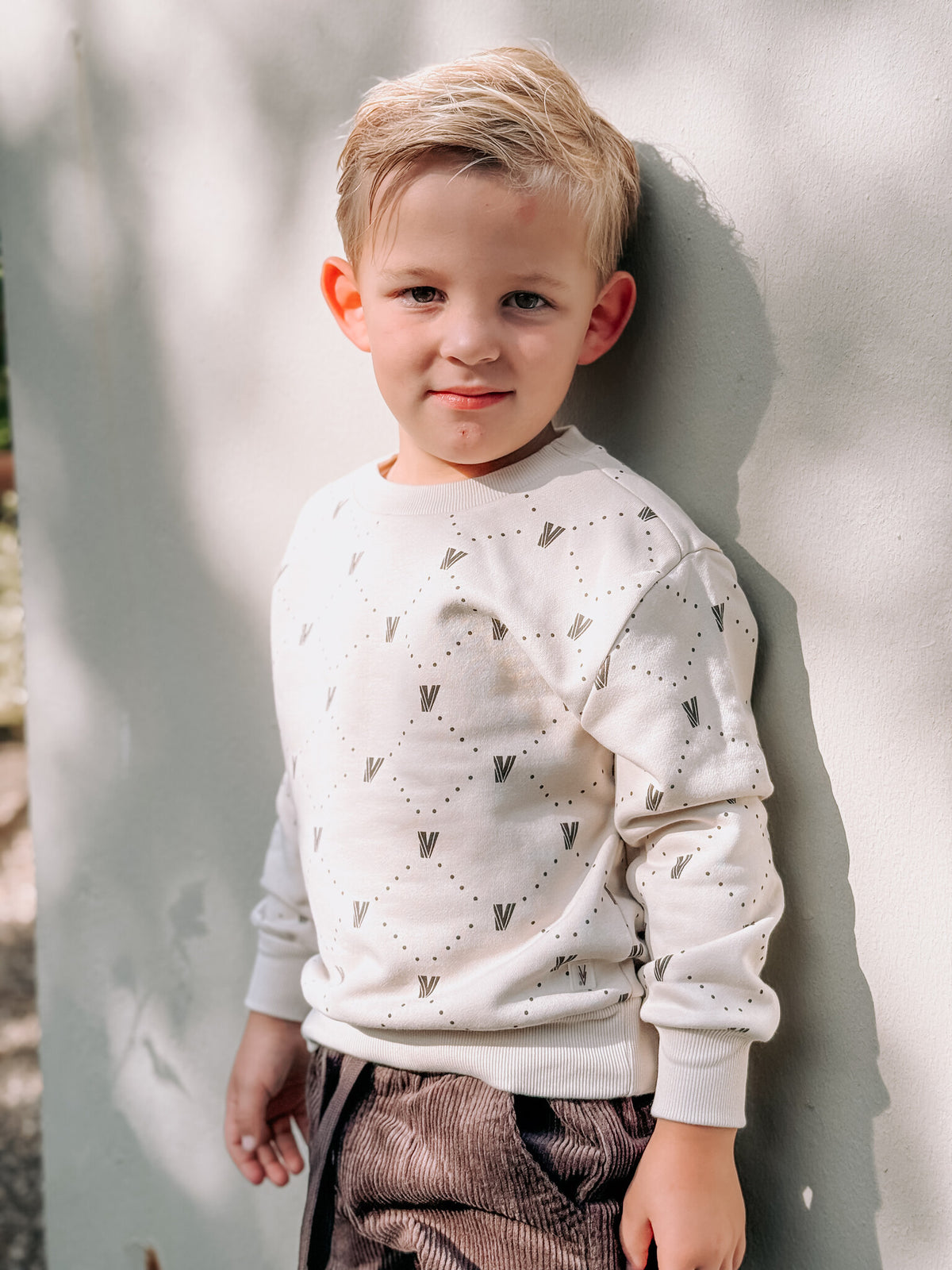 LEVV sweater jongen Varick sweater White Graphic wit met print