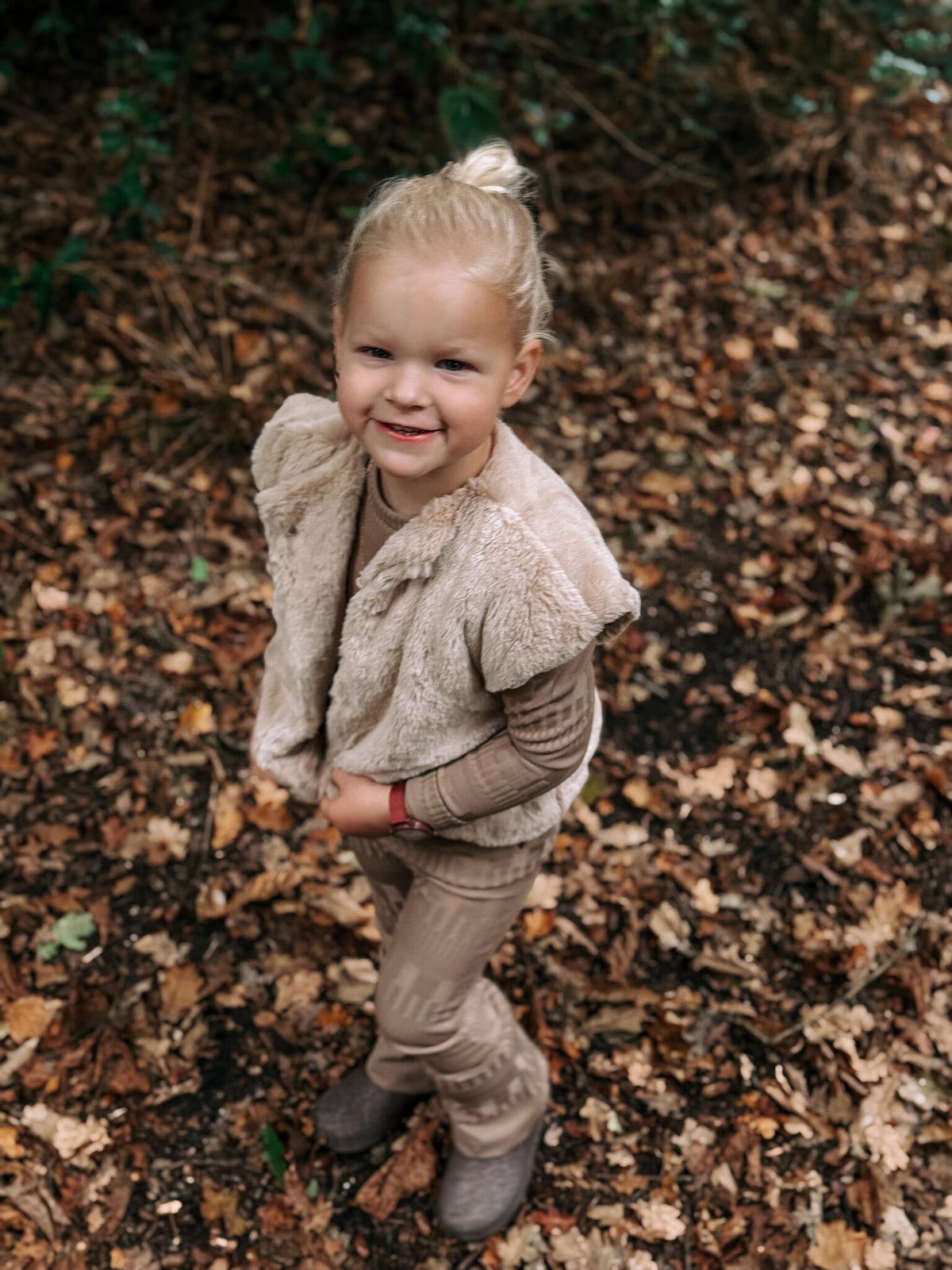 LEVV flared broek meisje Vlinder flared broek Light Taupe taupe