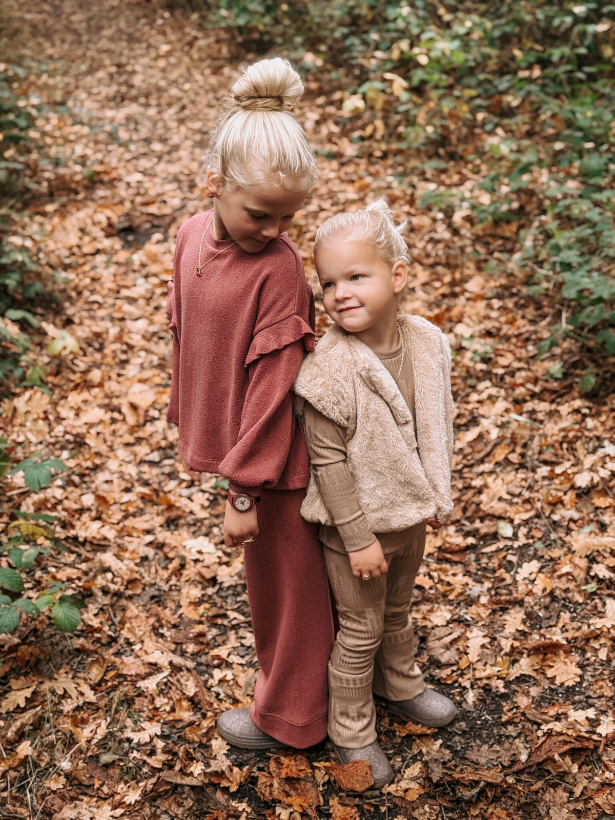 LEVV flared broek meisje Vlinder flared broek Light Taupe taupe