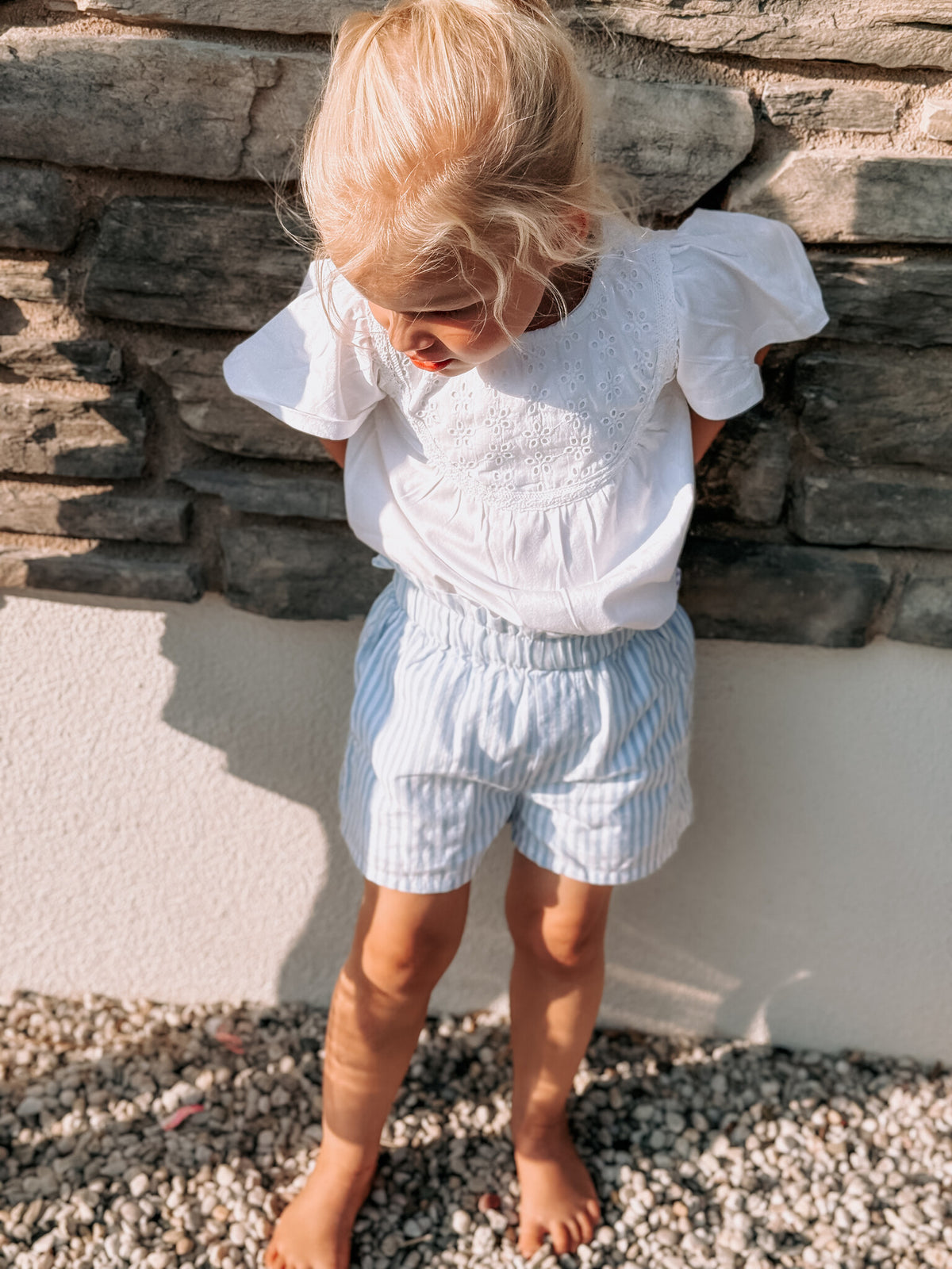 The New korte broek kind Nalani Shorts White Swan Striped (wit en blauw gestreept)