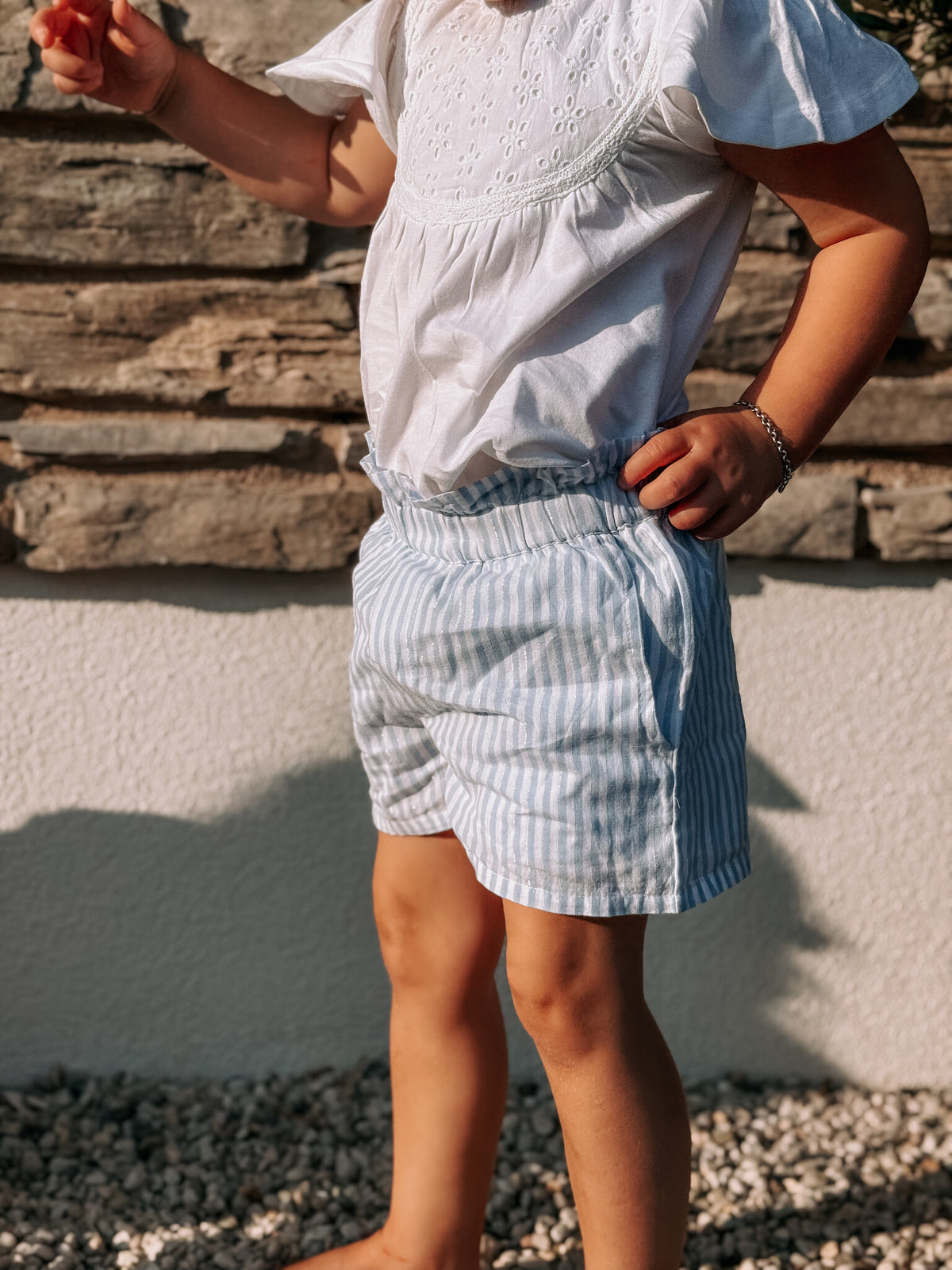 The New korte broek kind Nalani Shorts White Swan Striped (wit en blauw gestreept)
