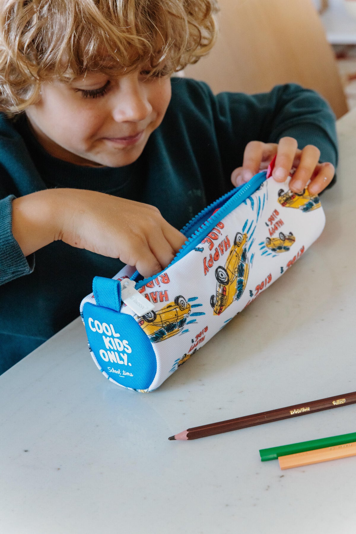 Hello Hossy etui kind Happy Ride (voertuigenprint)