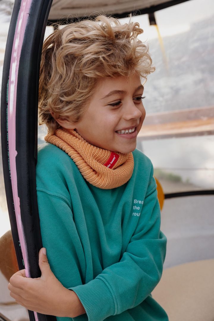 HELLO HOSSY colsjaal kind Cocoon Outback oranje-roestbruin gebreide snood