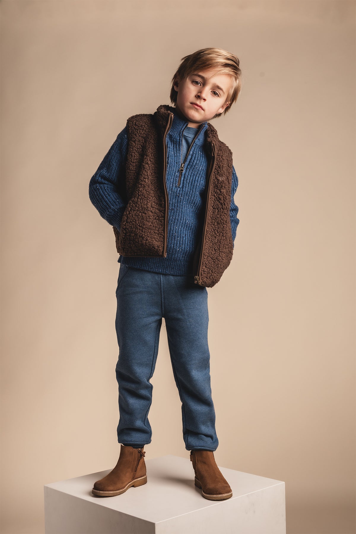 BAJE teddy gilet jongen Myso Brown Choco (chocoladebruin)