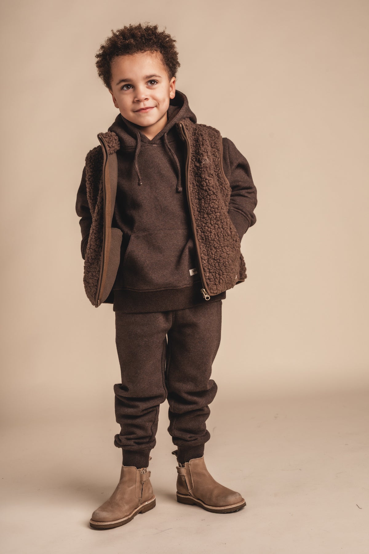 BAJE jogger jongen Port Brown Choco (chocoladebruin)