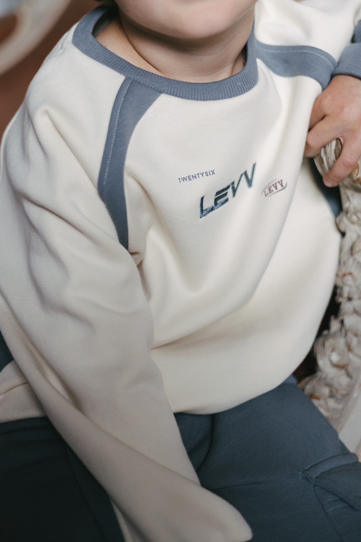 LEVV sweater jongen Deacon Cotton Cream (crème)