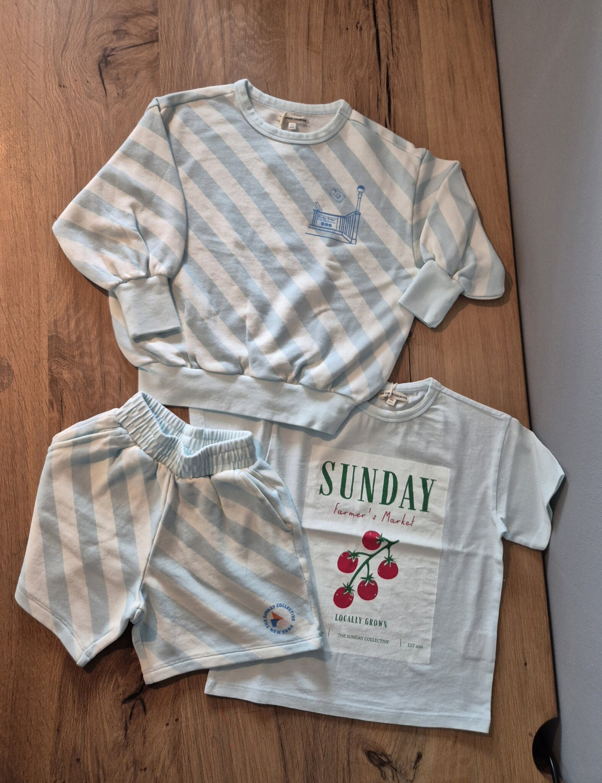 The Sunday Collective sweatshirt kind Organic Weekend Sweatshirt Sky Blue Stripe lichtblauw gestreept