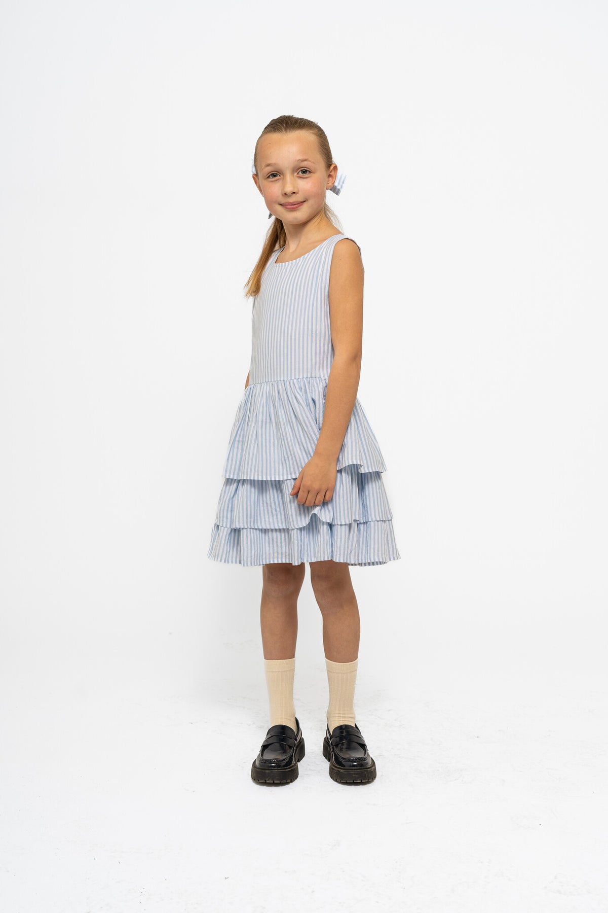 The New jurk kind Nalani S/L Dress White Swan Striped (wit en blauw gestreept)