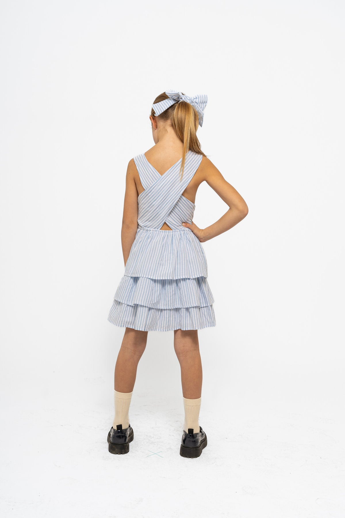 The New jurk kind Nalani S/L Dress White Swan Striped (wit en blauw gestreept)