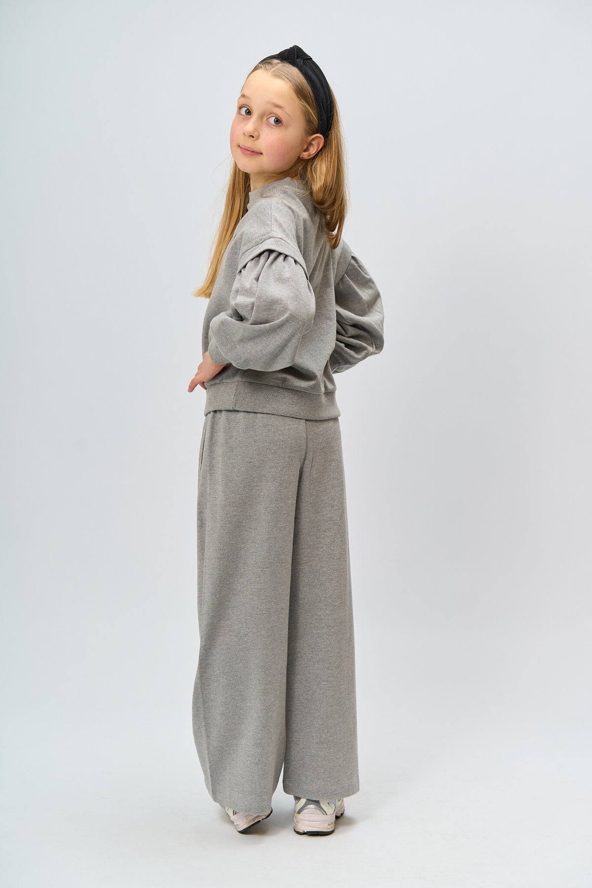 The New sweatshirt kind Renata Glitter Light Grey Melange (lichtgrijs gemêleerd)
